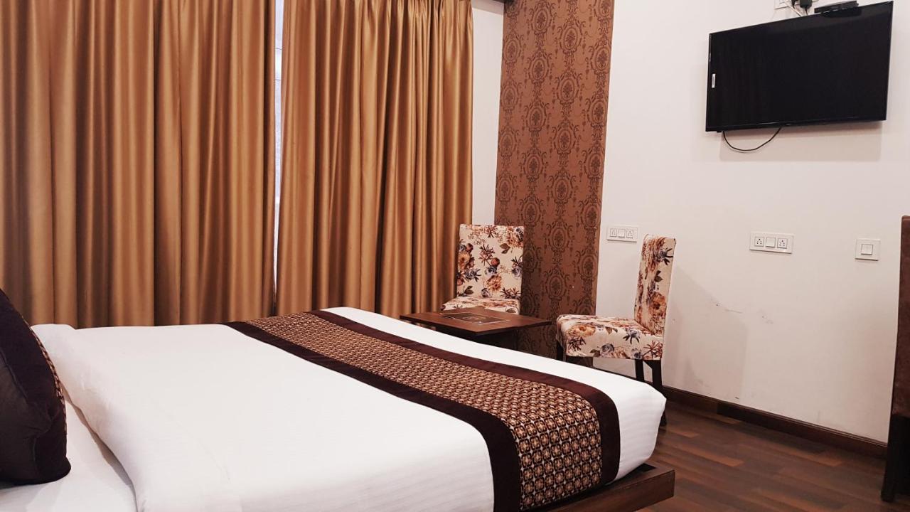 Zirakpur Hotel Citi Inn Grande מראה חיצוני תמונה
