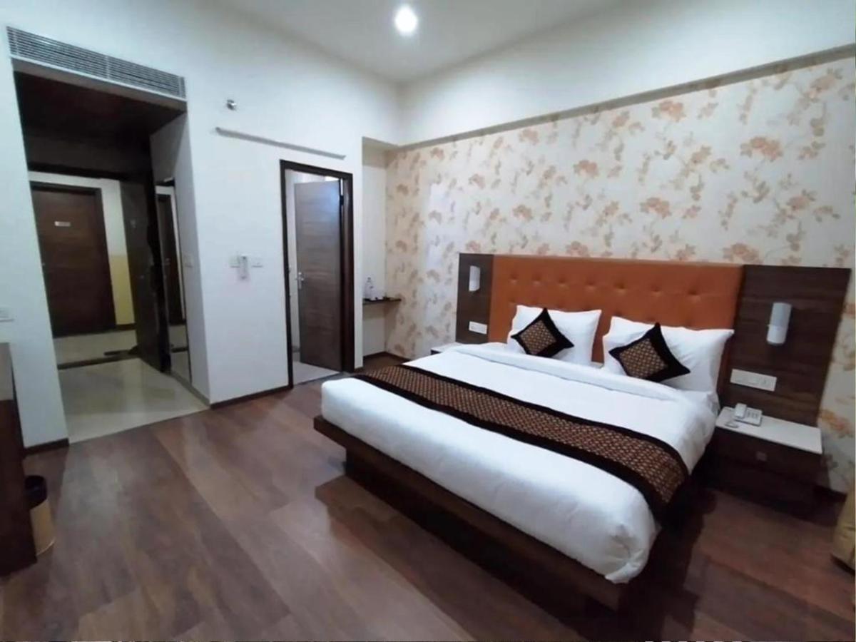 Zirakpur Hotel Citi Inn Grande מראה חיצוני תמונה