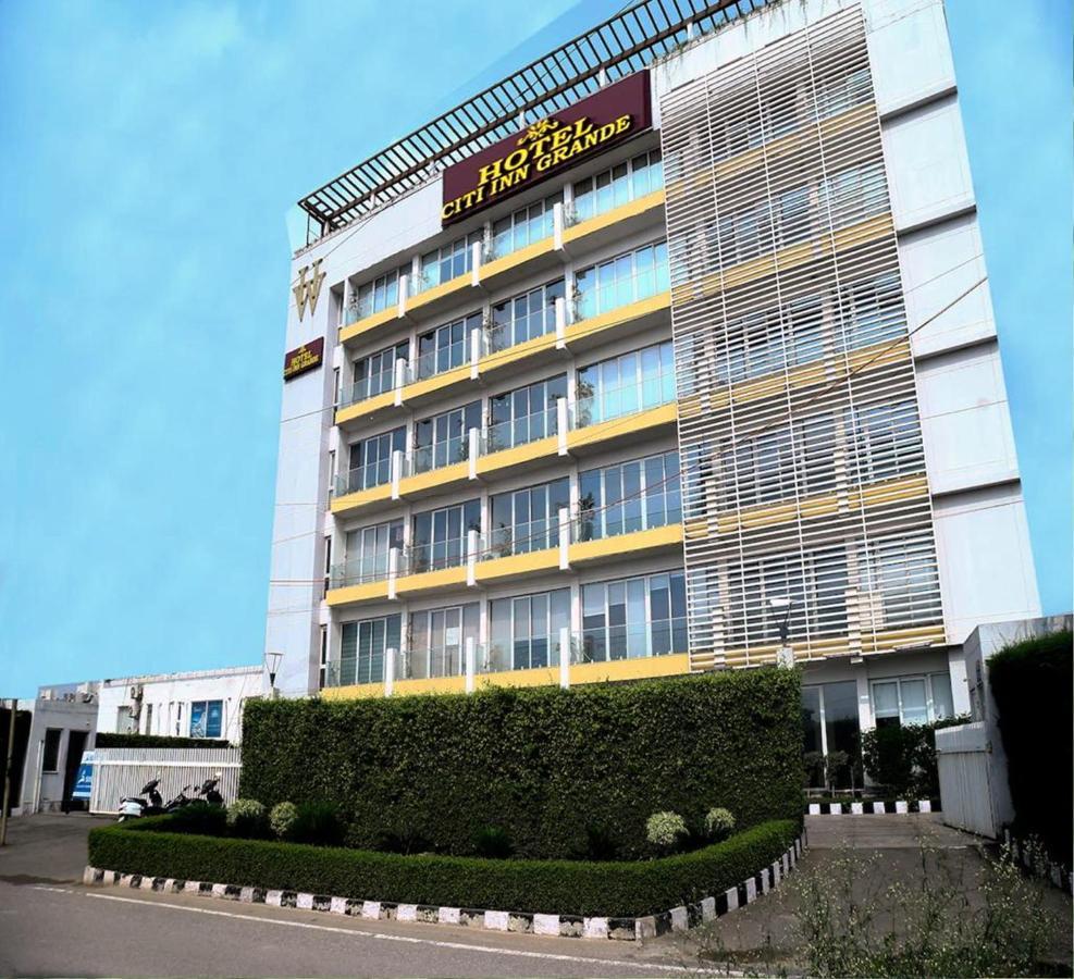 Zirakpur Hotel Citi Inn Grande מראה חיצוני תמונה