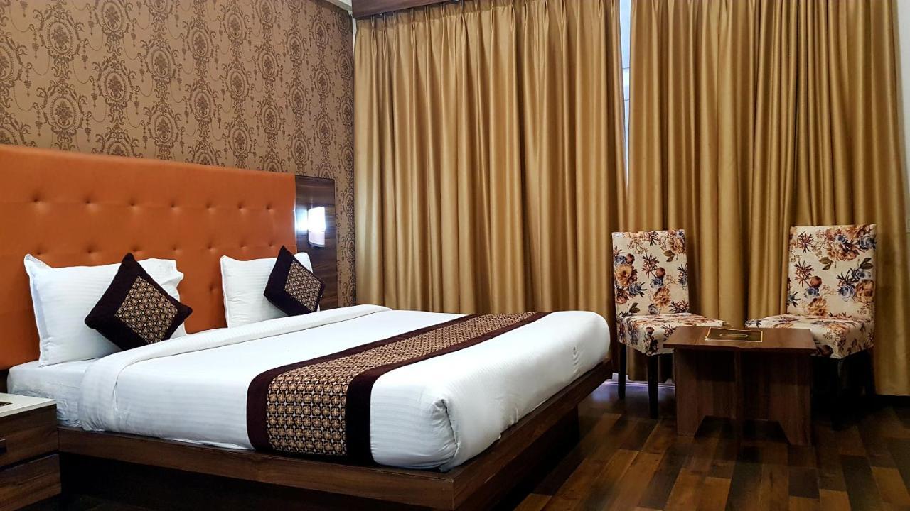 Zirakpur Hotel Citi Inn Grande מראה חיצוני תמונה